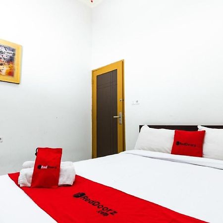 Reddoorz @ Hertasning Area 2 Macáçar Exterior foto