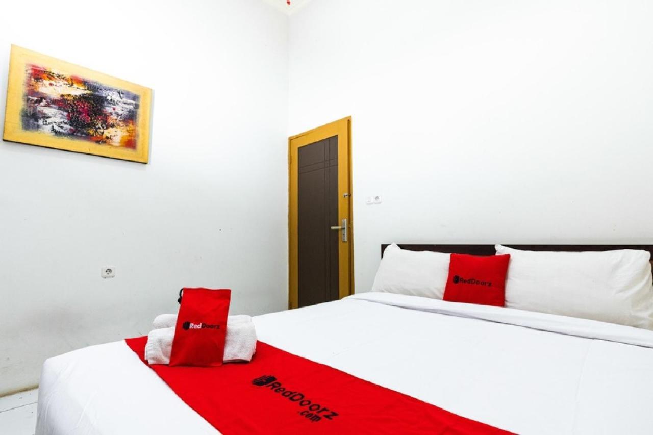 Reddoorz @ Hertasning Area 2 Macáçar Exterior foto